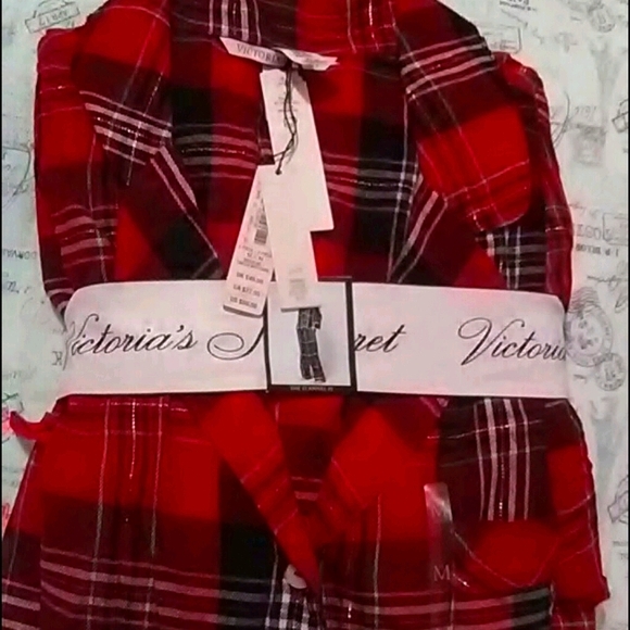 Victoria's Secret Other - New !!Victoria's Secret  pajamas.